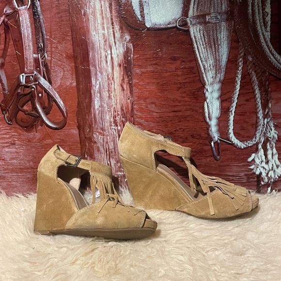 Free with purchase!!! Enzo Angiolini suede wedge fringe shoes - Picture 2 of 11
